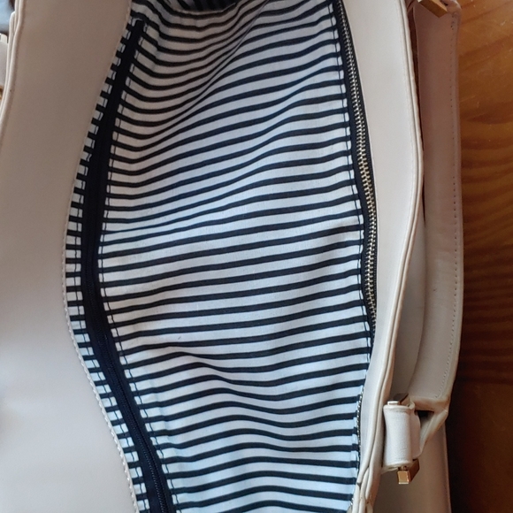 JustFab Large Purse - Picture 8 of 8